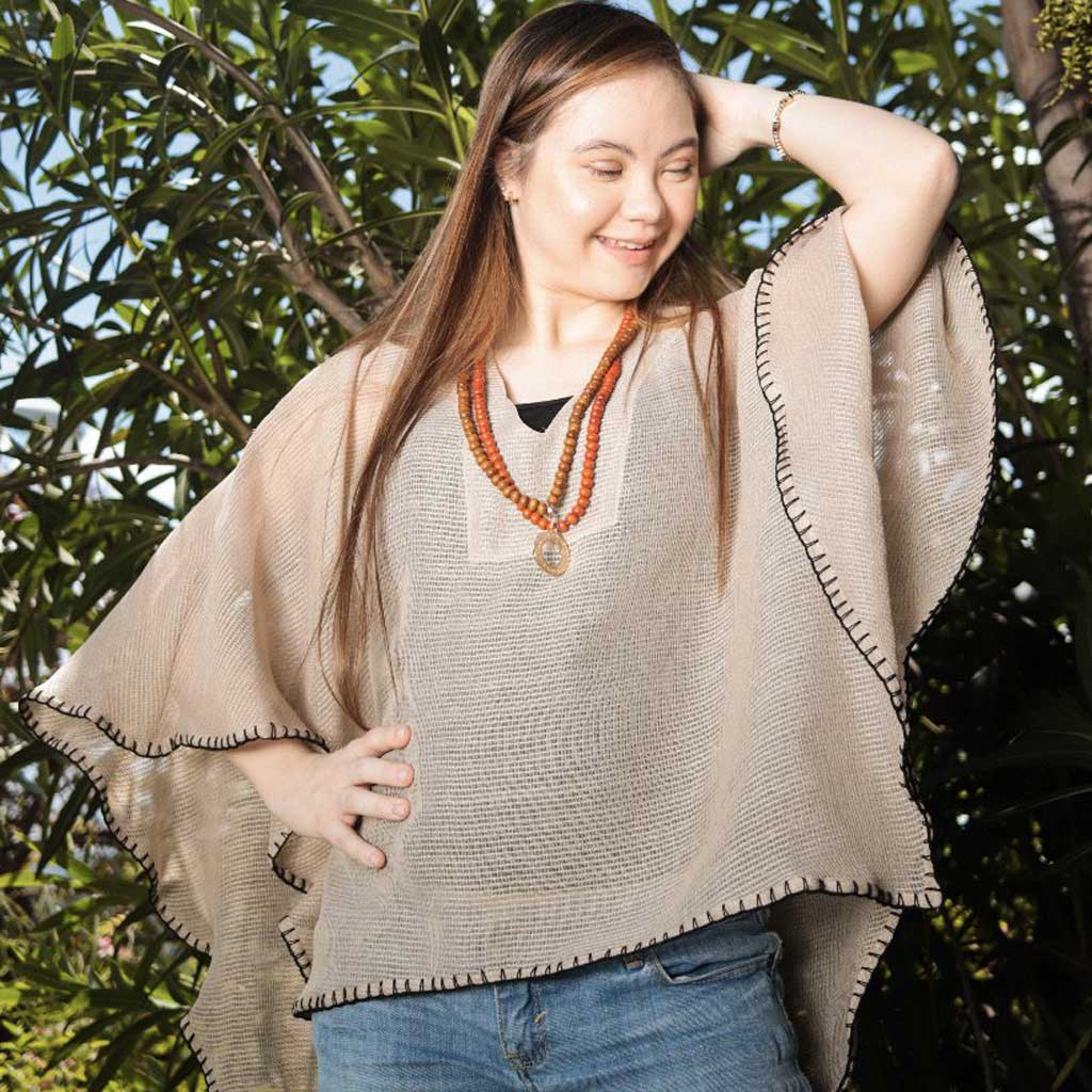 Demasiado poncho knitted
