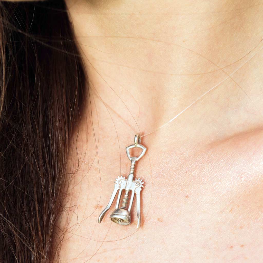 demasiado-Descorcha tu vida necklace